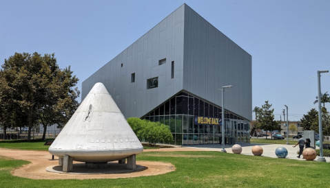 The Small But Mighty Space Center In Southern California That's Perfect For A Family Field Trip