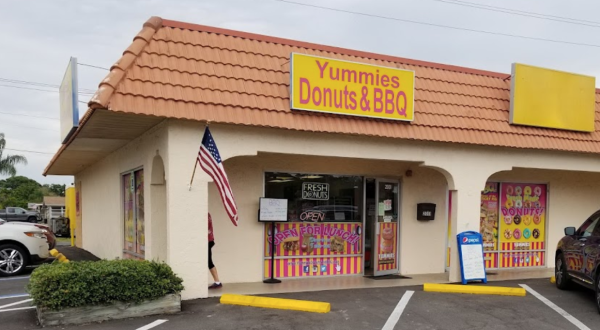 Scratch-Made Donuts & Pulled Pork At Yummies Donuts & BBQ In Florida Is A Strange Match Made In Heaven