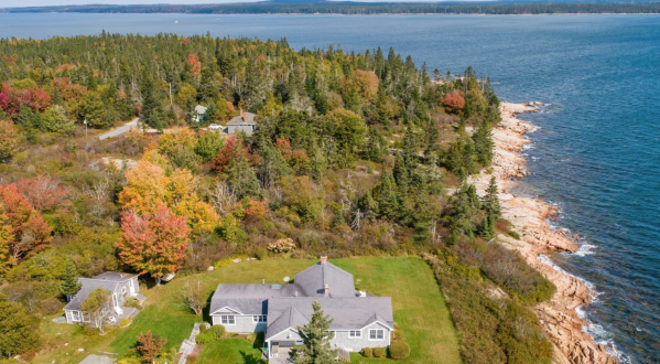We Just Found The Perfect Coastal Cottage In Maine And It’s For Sale