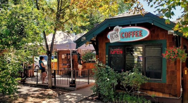 Order A Dirty Hippie Or Green Monkey Smoothie At This Quirky Oregon Coffee House