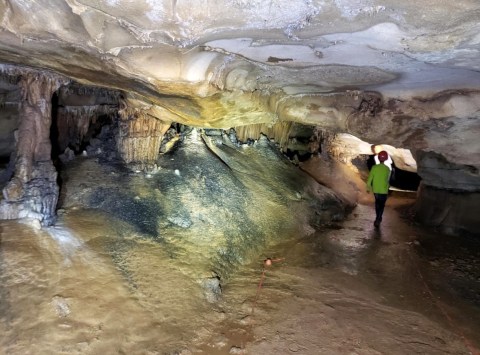 Explore More Than 6 Miles Of Passages Inside Alabama's Tumbling Rock Cave