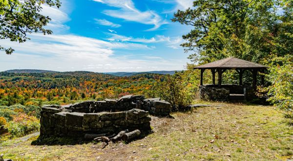 Dennis Hill Gazebo Loop Is An Easy Hike In Connecticut That Will Lead You Someplace Unforgettable