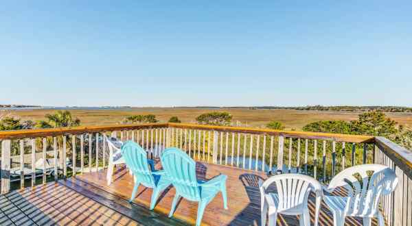 This Stunning South Carolina AirBnB Comes With Its Own Rooftop Deck For Taking In The Gorgeous Views