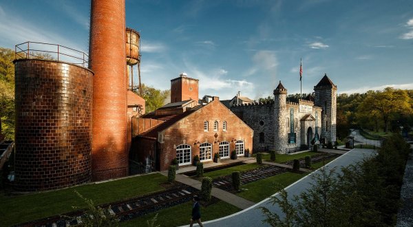 Visit Kentucky’s Castle Distillery That Is The Perfect Blend Of Taste And History