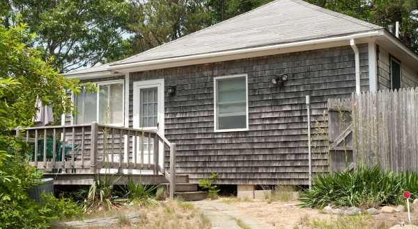 Stay In This Cozy Little National Seashore Cabin In Massachusetts For Less Than $130 Per Night