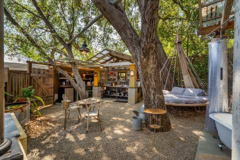 Stay Overnight At This Spectacularly Unconventional Treehouse In Southern California