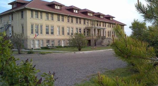 The Historic Gooding University Inn In Idaho Is Notoriously Haunted And We Dare You To Spend The Night