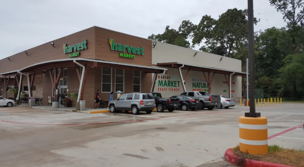 A Massive Texas Grocery Store With Its Own Food Court, Harvest Market Is Pure Foodie Heaven