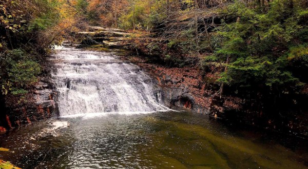 The Magnificent Waterfall Trail In Alabama That Everyone Should Take This Fall