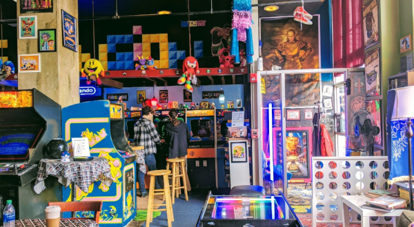 Play Nostalgic Arcade Games And Eat Your Favorite Childhood Cereals At Maniac’s Mansion In Texas