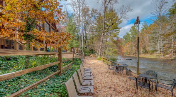 Dine While Overlooking The River At Toccoa Riverside Restaurant In Georgia