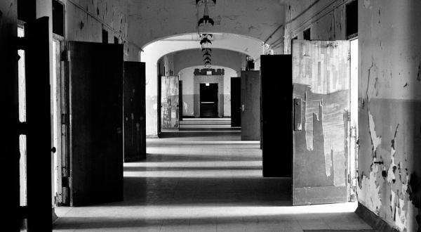 The 18 Most Haunted Places Across America That Are Sure To Give You Nightmares