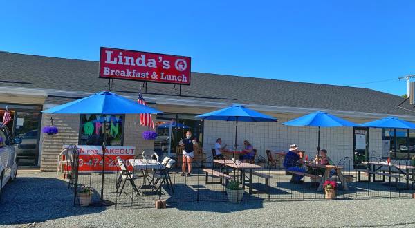 From Eggs Benedict to Homemade French Toast, Linda’s Breakfast Place Has Some Of The Best Breakfast In New Hampshire