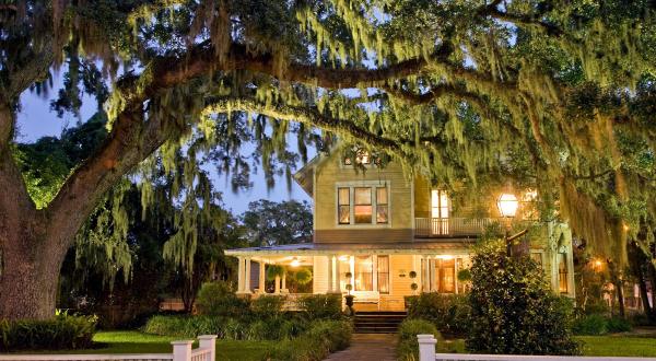 This 100-Year-Old Florida Bed & Breakfast Offers A Beachside Sanctuary To Guests