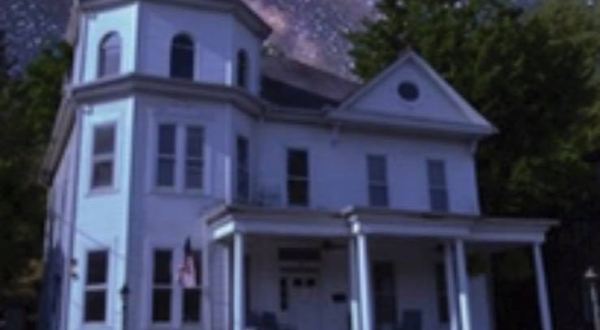 The Terrifying Ghost Stories From The Haymond House In West Virginia Will Haunt Your Dreams