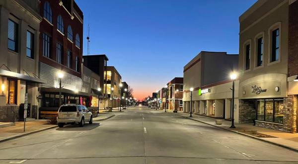 The Heart And Soul Of Illinois Is The Small Towns And These 7 Have The Best Downtown Areas