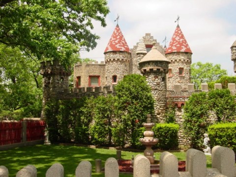 Bettendorf Castle In Illinois Took 36 Years To Complete And It's Spectacular