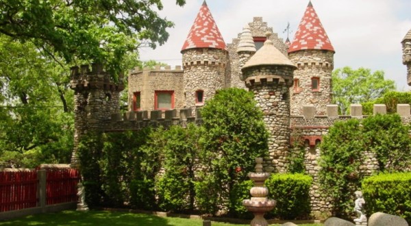 Bettendorf Castle In Illinois Took 36 Years To Complete And It’s Spectacular