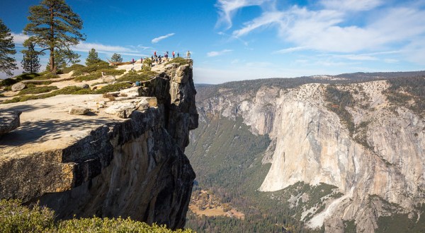 Taft Point And The Fissures Is An Easy Hike In Northern California That Takes You To An Unforgettable View
