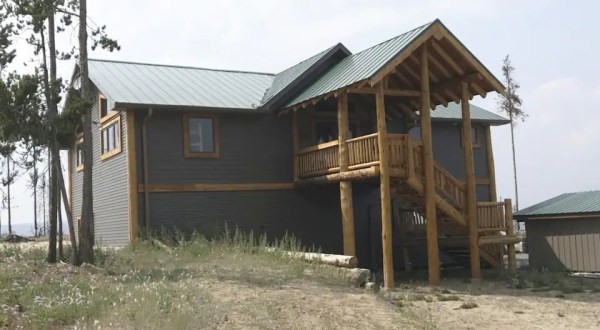 Wake Up On Top Of A Mountain At This Mountain Top Airbnb Stay In Wyoming