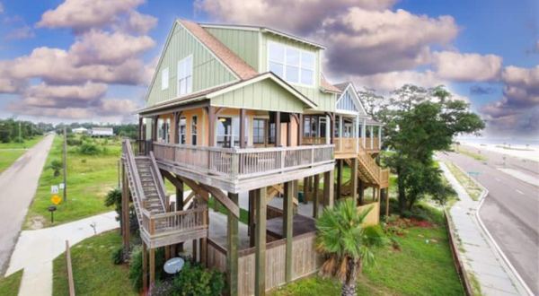 This Stunning Mississippi Airbnb Comes With Its Own Porch For Taking In The Gorgeous Views