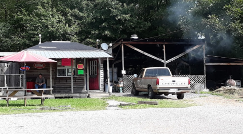 Sonny’s Smokehouse In Mississippi Is Off The Beaten Path But So Worth The Journey