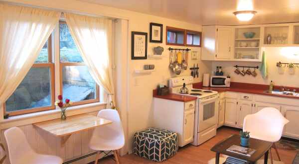 Snuggle Away In The Nook, A Cozy Airbnb Tucked Away In Downtown Juneau