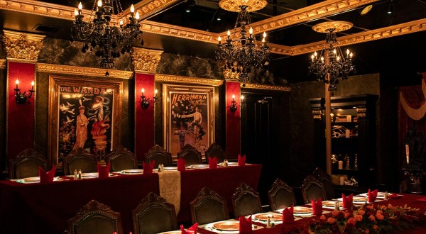 Enjoy A Gourmet 5-Course Dinner And A Magic Show At Mystique Dining In Southern California