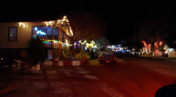 An Airline Used To Re-Route Flights Over This New Mexico Christmas Town To See Its Incredible Light Display