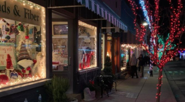 This Small Town In Kentucky Goes Big For The Holidays