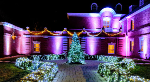 The Holiday Glow In Illinois That’s Straight Out Of A Hallmark Christmas Movie