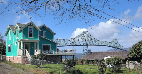 Spend The Night In This Charming Airbnb In Astoria, Oregon, That Was Featured In A Movie