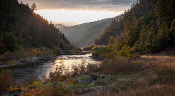 Valley Of The Rogue River State Park Just Might Be The Most Underrated Park In Oregon