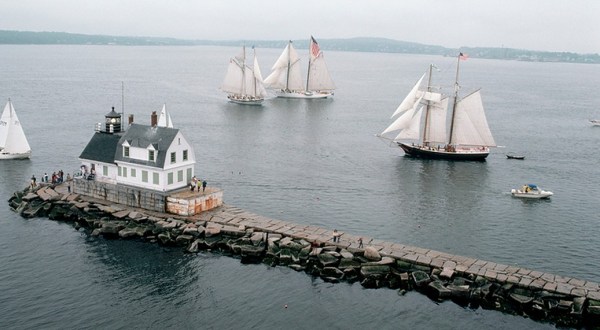 One Of The Most Iconic Scenes In Maine Can Be Reached On This Flat 2-Mile Trail