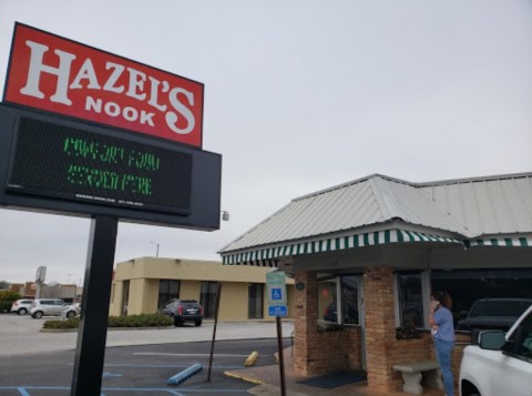 Chow Down At Hazel’s Nook, An All-You-Can-Eat Breakfast Restaurant In Alabama