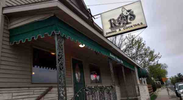 Rocky’s Supper Club In Wisconsin Is Off The Beaten Path But So Worth The Journey
