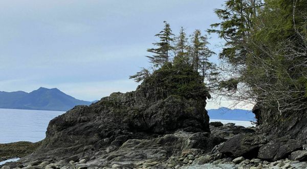 The Coast Guard Beach Trail Is An Easy Hike In Alaska That Takes You To An Unforgettable View