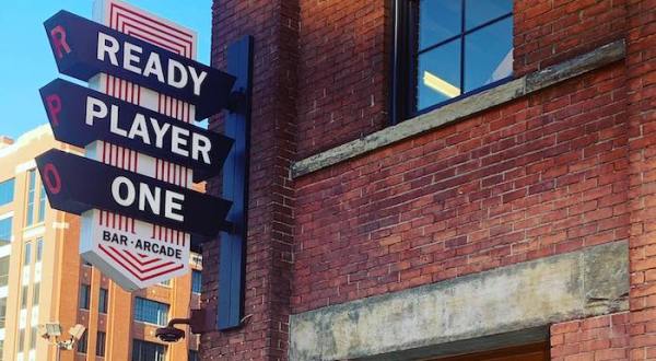 Travel Back To The ’80s At Ready Player One, A Retro-Themed Adult Arcade In Michigan