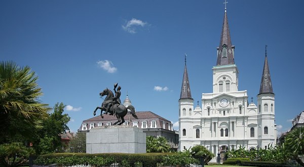 Jackson Square In New Orleans Just Might Be The Strangest Tourist Trap Yet