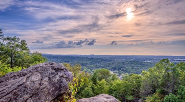 Quarry Trail Is A Gorgeous Forest Trail In Alabama That Will Take You To A Hidden Overlook