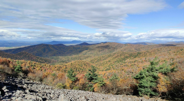 Blackrock Summit Is An Easy Hike In Virginia That Takes You To An Unforgettable View