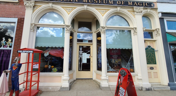 There’s A Magic Museum In Michigan And It’s Full Of Fascinating Oddities, Artifacts, And More