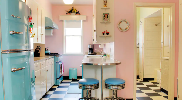 Spend A Weekend In The ’50s When You Stay At This Retro Airbnb In Michigan