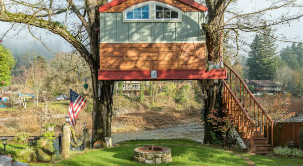 Washougal Riverside Treehouse Near The Columbia Gorge In Washington Lets You Glamp In Style