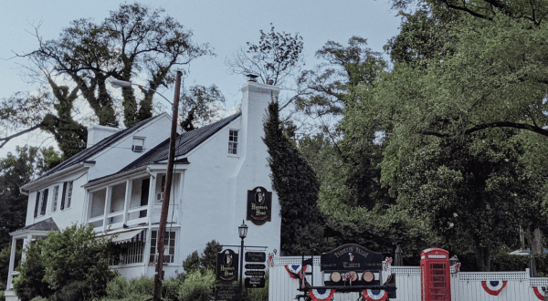 Hunter’s Head Tavern In Virginia Is Off The Beaten Path But So Worth The Journey
