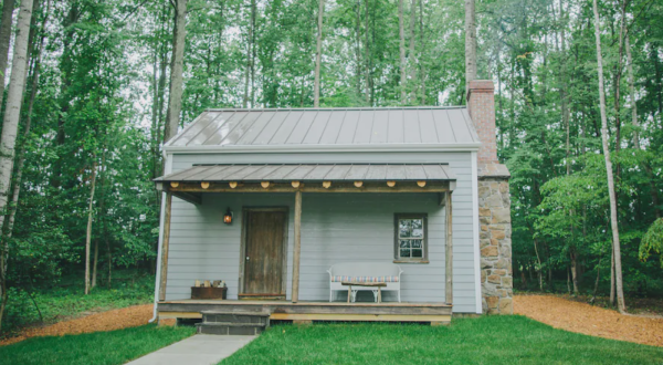 Once An Old Post Office, This Renovated Cabin Is One Of The Coolest Places To Stay In Virginia