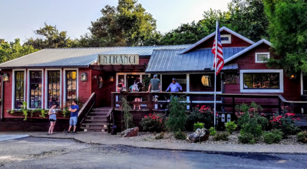 Grateful Head Pizza Oven & Tap Room Is A Secluded Restaurant In Oklahoma With The Most Magical Surroundings