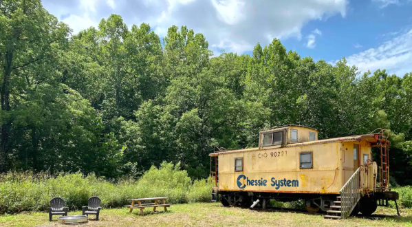Spend The Night In An Airbnb That’s Inside An Actual Train Caboose Right Here In Ohio