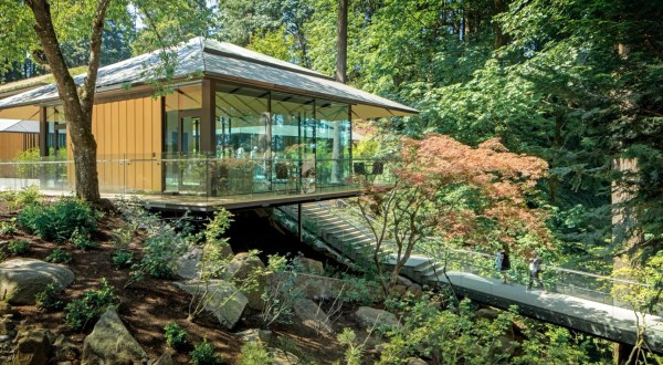 You Can’t Help But Be Relaxed At This Floating Japanese Tea Room In Oregon