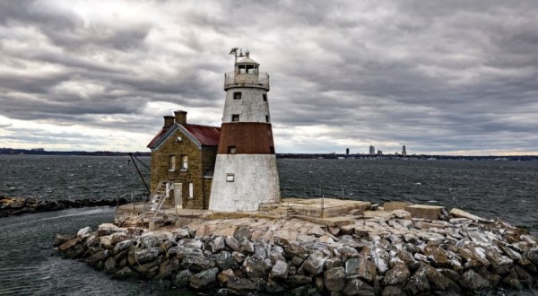 This Lighthouse In New York Has A Truly Creepy History